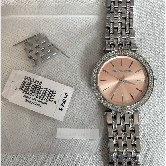 Michael Kors Watch - Picture 2 of 9